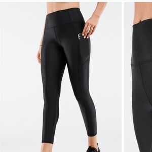 NWT! Fabletics Oasis Purelux High Waisted Shine 7/8 Leggings Black Pockets